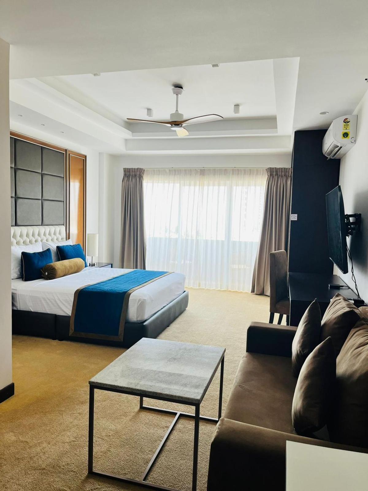 Negombo Ocean Breeze Luxury Studio By Serendib Vacation Buitenkant foto