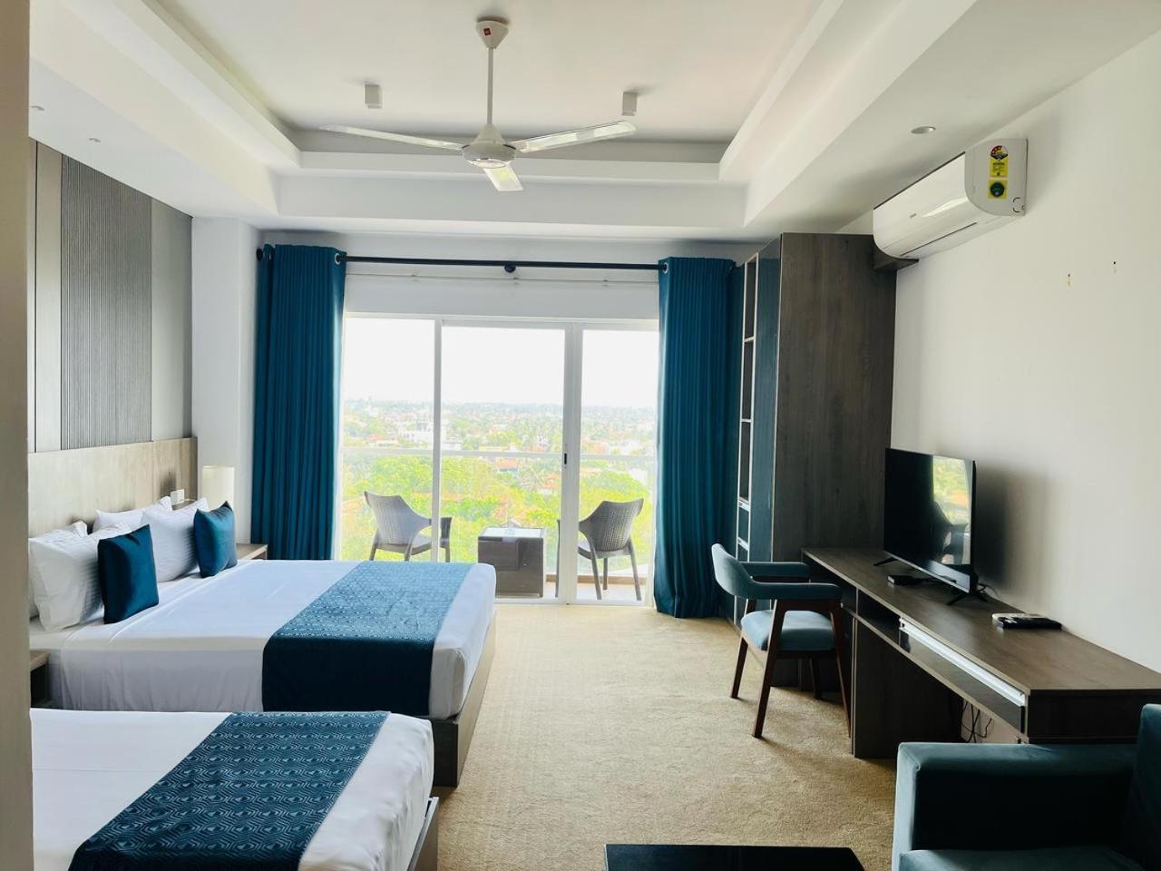 Negombo Ocean Breeze Luxury Studio By Serendib Vacation Buitenkant foto